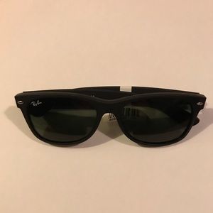 🕶 RayBan Sunglasses new with tags New Wayfarer Ray Ban Sunglass